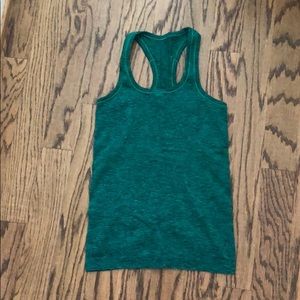 Lululemon size 4 Swiftly tank EUC